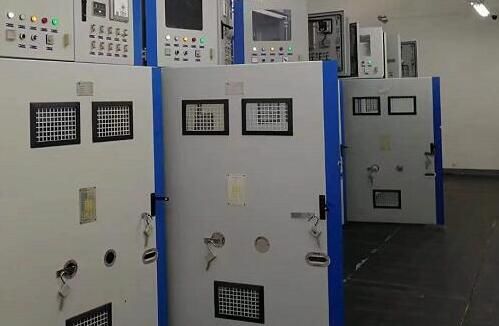 高壓電容補償柜里面的電抗器有什么作用？